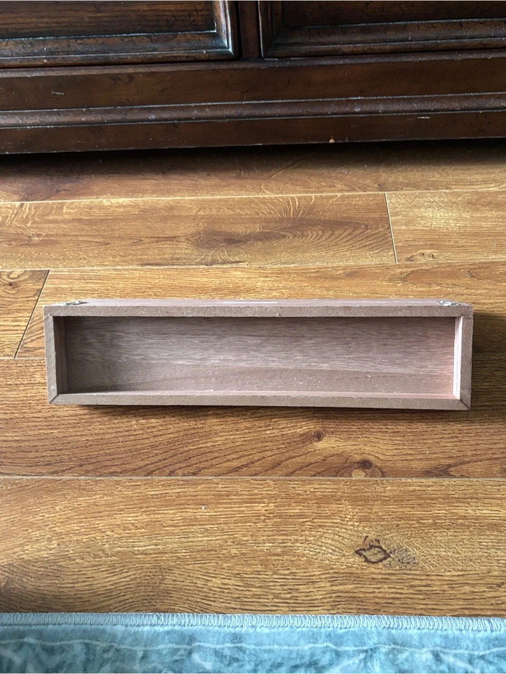 Rustic Whitewashed Wood Wall Hook Rack - 4-Hook Mail Organizer